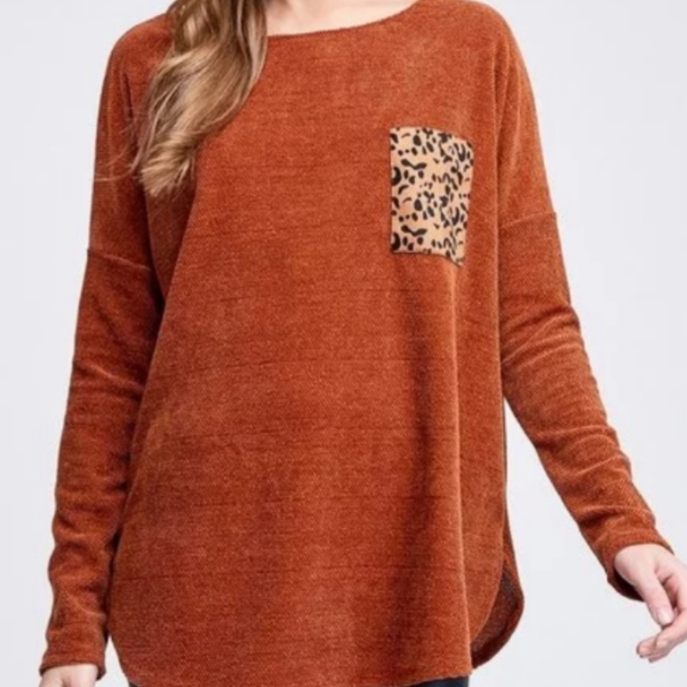 Leopard pocket top
